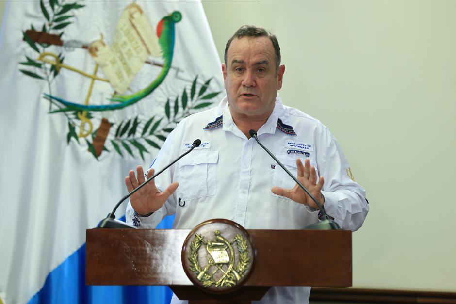 El presidente Alejandro Giammattei recordó que el toque de queda se prolonga durante todo el fin de semana. (Foto: archivo)