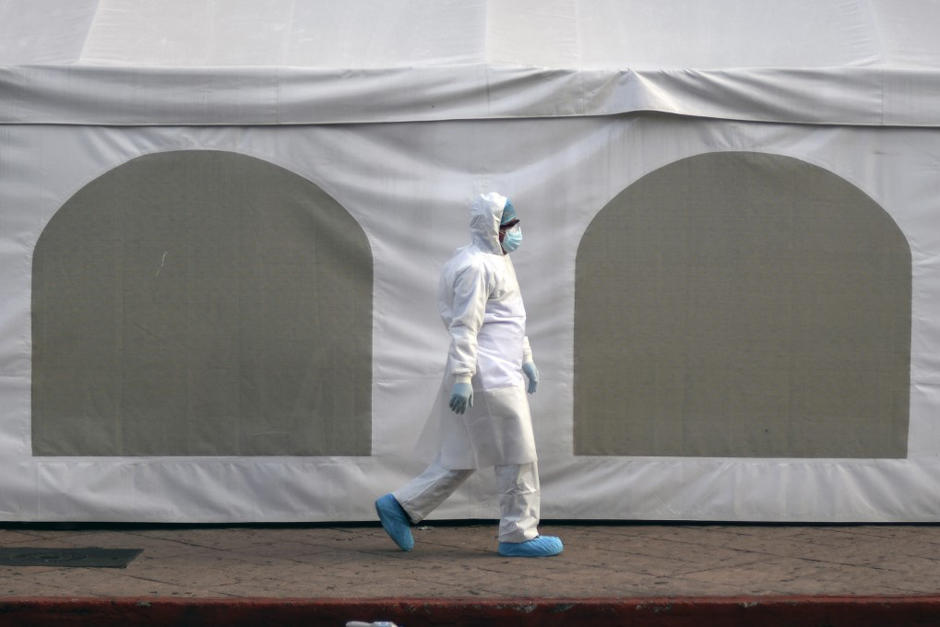 El presidente Alejandro Giammattei creó la Comisión Presidencial contra el Coronavirus. Esta será dirigida por el doctor Edwin Asturias. (Foto: Johan Ordóñez/AFP)&nbsp;
