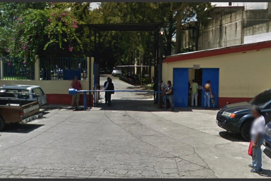 El Ministerio de Salud traslad&oacute; a 17 pacientes contagiados de Covid-19 al hospital San Vicente de Pa&uacute;l, ubicado en la zona 7 capitalina. (Foto: Google)