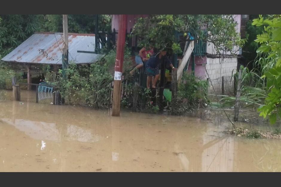 Las lluvias dejaron 20 viviendas dañadas en Petén. (Foto: Conred)