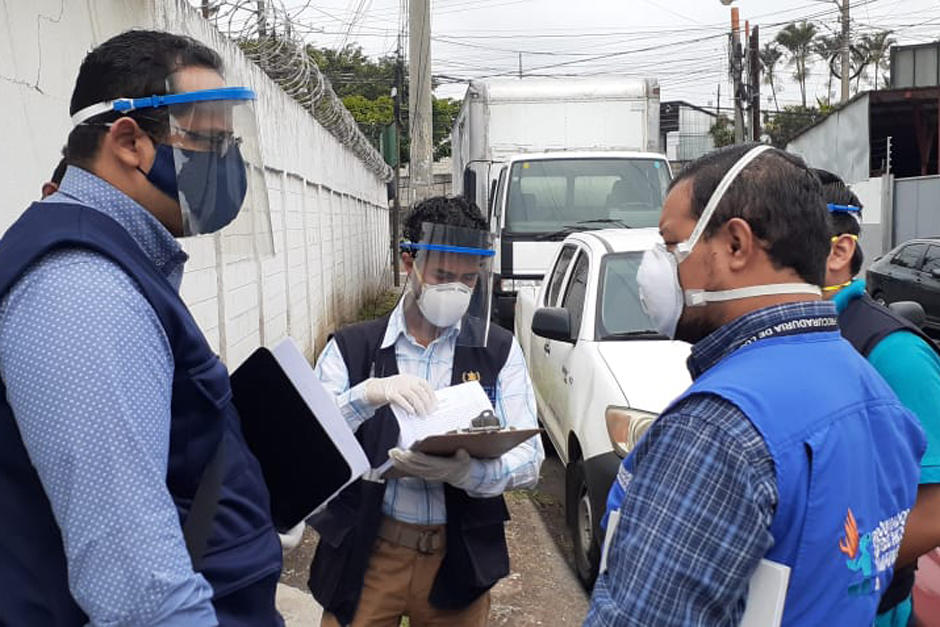 La empresa comunic&oacute; de 6 casos en sus trabajadores y la PDH acudi&oacute; un d&iacute;a despu&eacute;s para verificar condiciones de sanidad. (Foto: PDH)&nbsp;