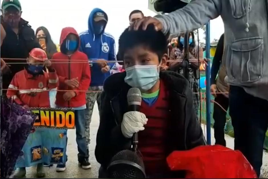 Las emotivas palabras de un niño que venció al Coronavrius conmueven a miles en las redes sociales. (Foto: Captura de video)