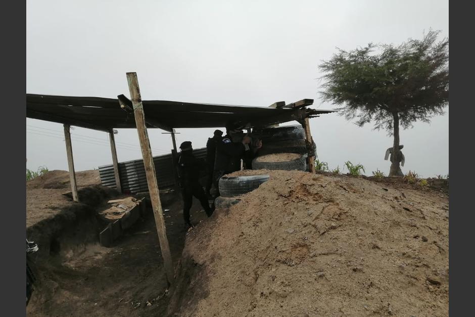 Las autoridades han localizado trincheras, municiones y morteros. (Foto: PNC)&nbsp;