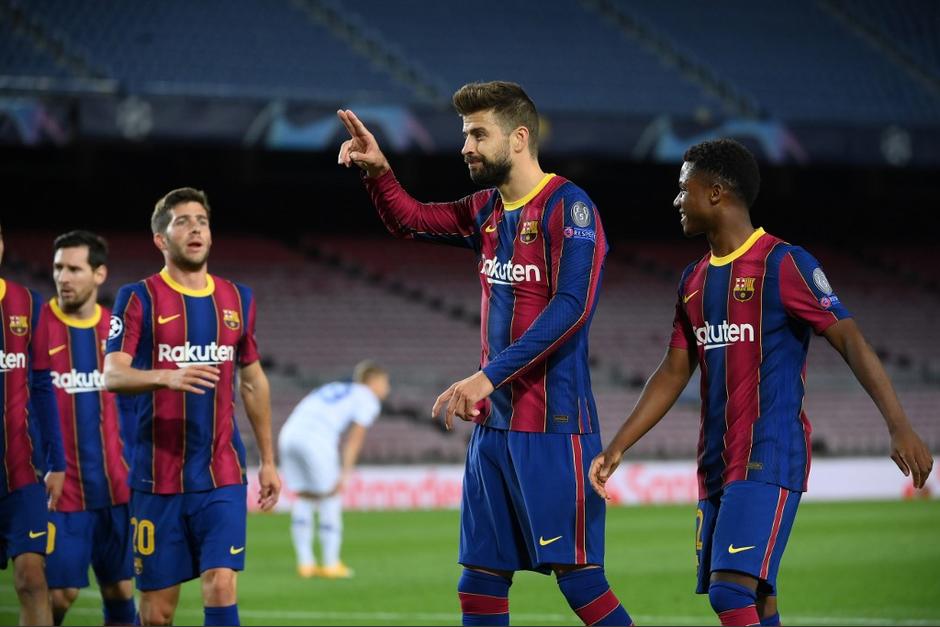 Gerard Piqu&eacute; lleg&oacute; para rematar el segundo gol de los catalanes para sumar su tercera victoria en Champions. (Foto: AFP)