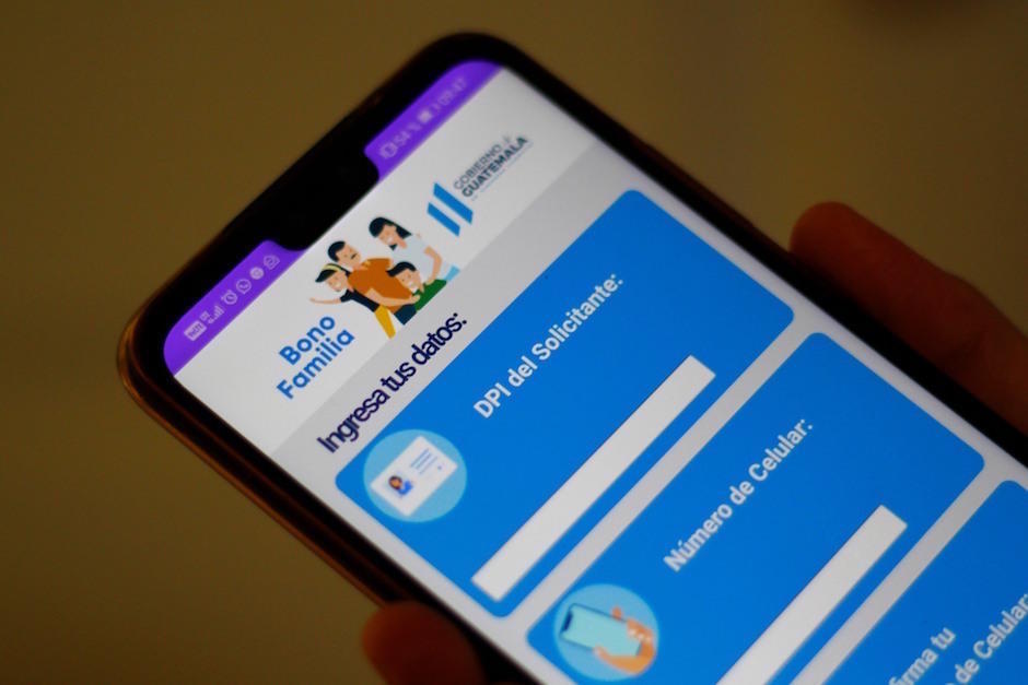 El constructor ha obtenido contratos en el CIV y municipalidades, pero aparece en listado de beneficiarios del Bono Familia (Foto ilustrativa: Archivo/Soy502)