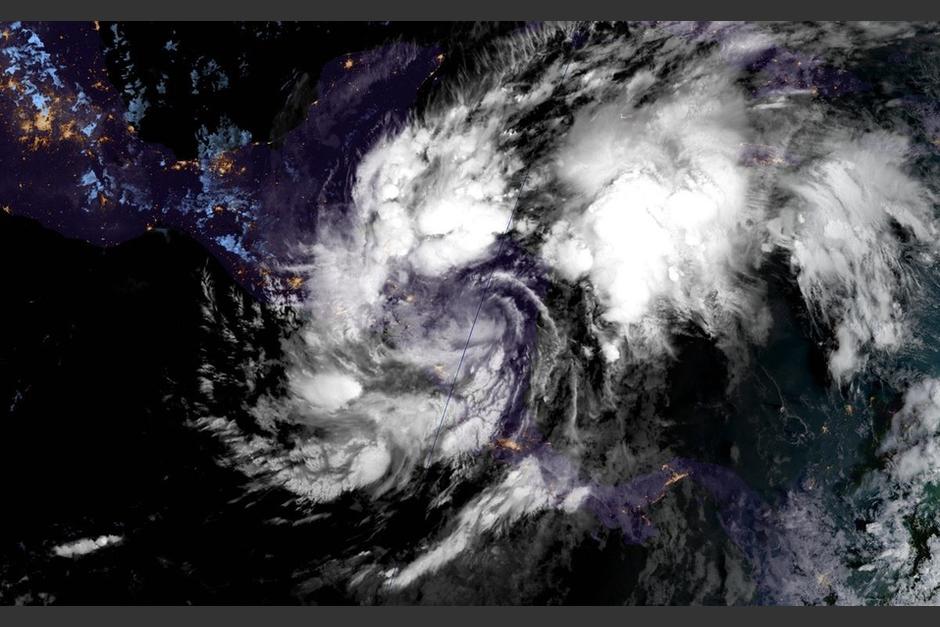 La Depresión Tropical Eta ha afectado cientos de personas en Centroamérica. (Foto: Centro de Huracanes)