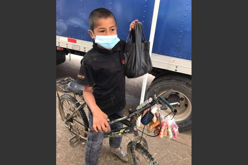 Óscar es el niño hondureño que se ha convertido en ícono de la solidaridad. (Foto: Radio HRN)&nbsp;