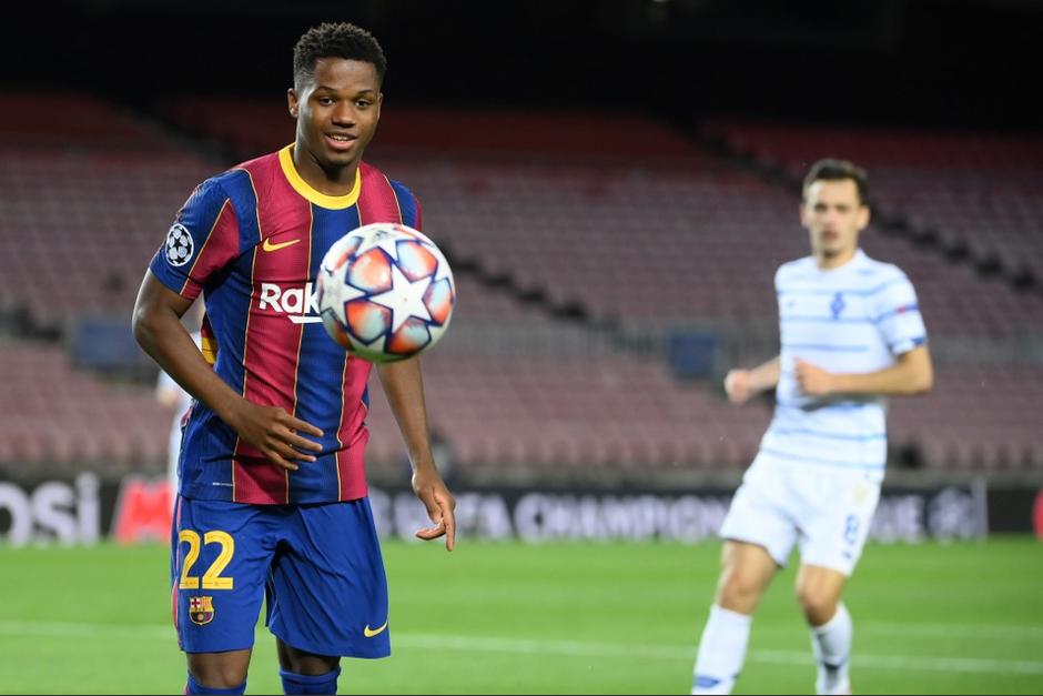 Ansu Fati volver&aacute; a mediados de febrero de acuerdo con los pron&oacute;sticos del cuerpo m&eacute;dico del Barcelona. (Foto: AFP)