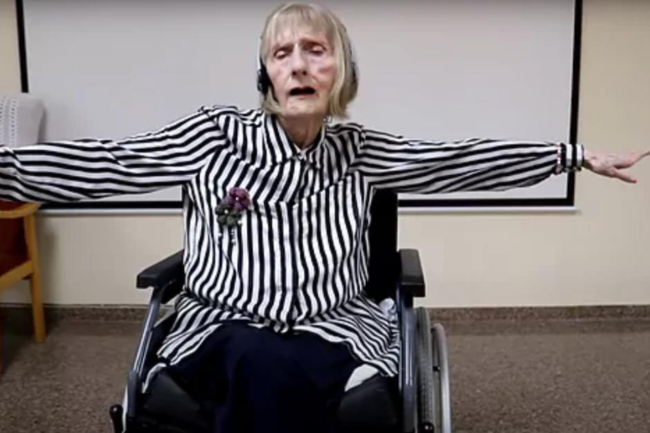 Así reaccionó la bailarina al escuchar el "lago de los cisnes". (Foto: Marta González)