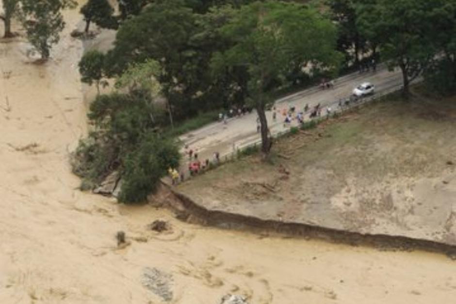 108 carreteras resultaron con da&ntilde;os en Guatemala por el paso de Eta. (Foto: Twitter Ministerio de Comunicaciones)&nbsp;
