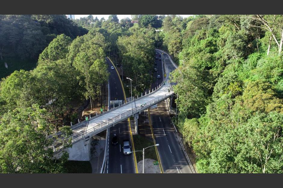 El paso a desnivel Land&iacute;var conecta la 15 avenida con el bulevar Land&iacute;var. (Foto: Muni Guate)