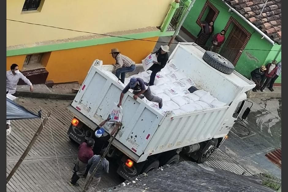 Ayuda para damnificados por Eta es llevada a la sede de una agrupación política