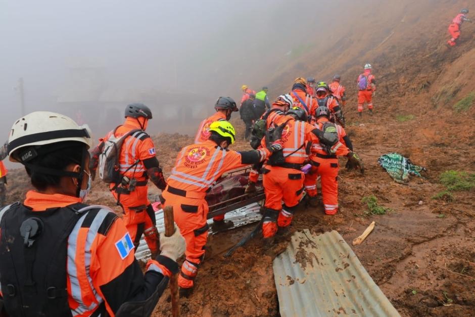 220 bomberos Voluntarios acudieron a tareas de rescate por la tragedia que dej&oacute; Eta en Guatemala. (Foto: Facebook Bomberos Voluntarios)&nbsp;
