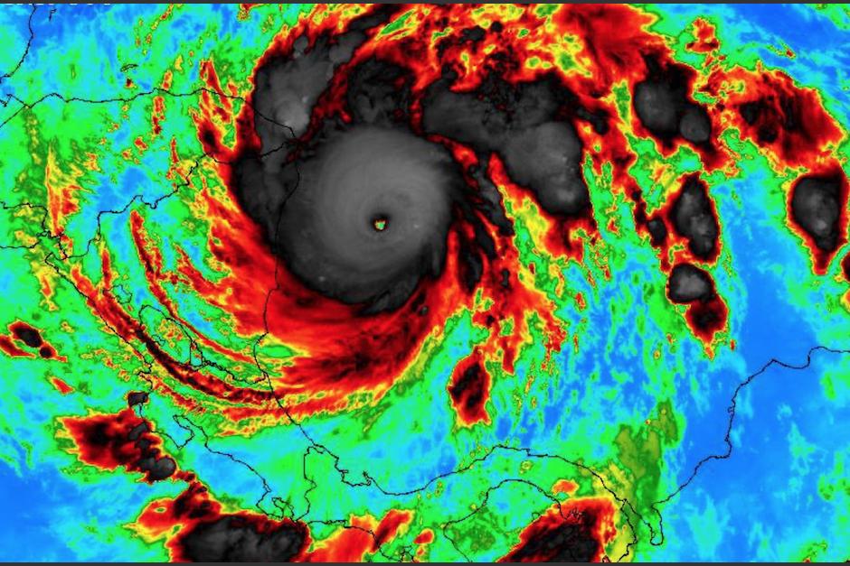 El hurac&aacute;n Iota de categor&iacute;a 5, toca tierra en Nicaragua. (Foto: Twitter)