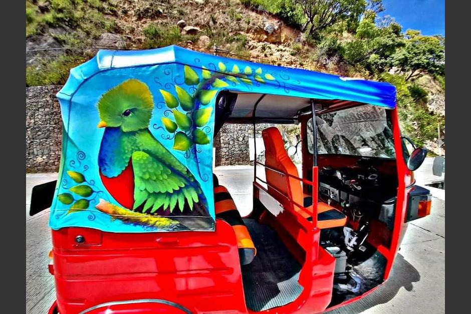 El mototaxi de los hermanos Cholotio atrae la mirada de propios y extra&ntilde;os en San Juan La Laguna. (Foto: Milton Cholotio)