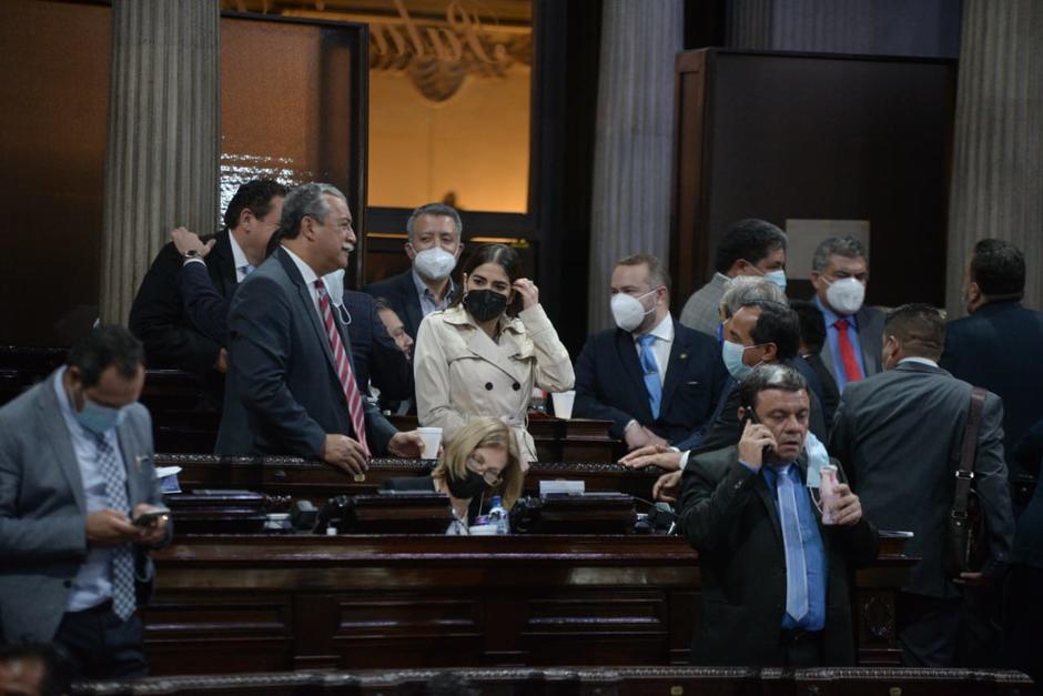 Los diputados aprobaron el Presupuesto 2021 durante la madrugada. (Foto: Wilder López/Soy502)
