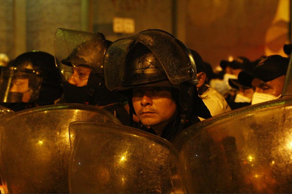 Decenas de personas han sido aprehendidas de manera arbitraria por agentes de la PNC. (Foto: Alexis Batres/Soy502)