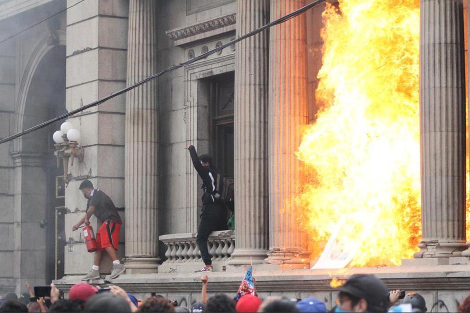 La Dirección Legislativa del Congreso es el área más afectada por los disturbios. (Foto: La Hora)
