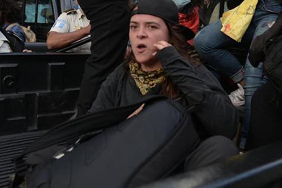 Un juez dictó falta de mérito para la documentalista Melissa Mencos, que fue arrestada durante las protestas del sábado. (Foto: Archivo / Soy502)