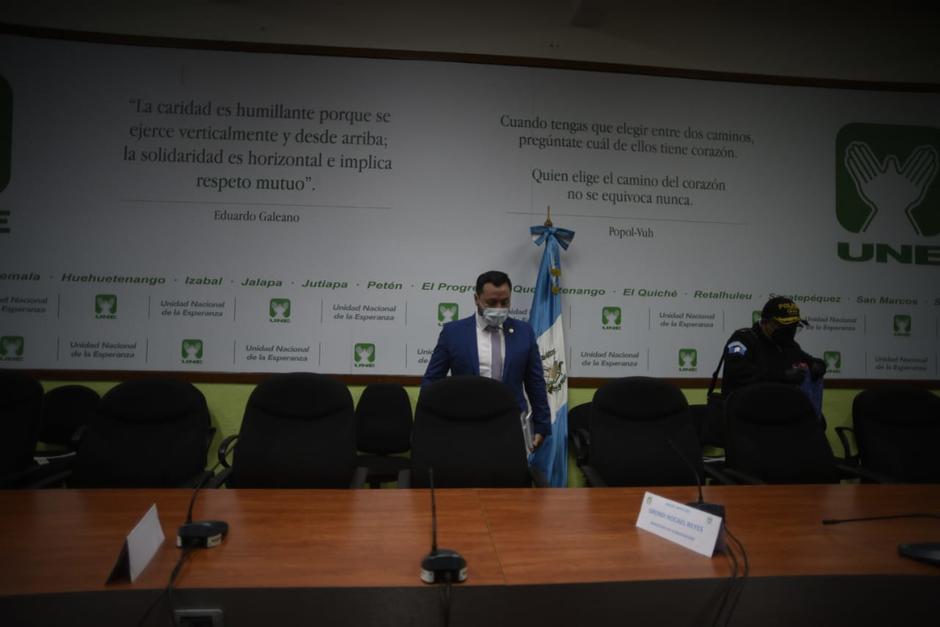 El ministro de Gobernación no respondió si renunciará tras la solicitud de los diputados. (Foto: Wilder López/Soy502)