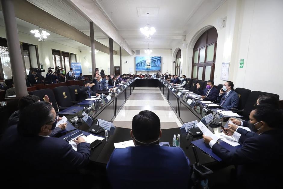 Los jefes de bloque discutieron este martes acerca de la legalidad de no enviarle el Presupuesto 2021 al presidente Alejandro Giammattei. (Foto: Congreso)