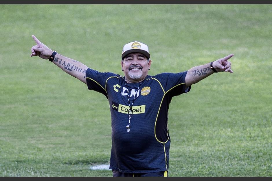 Diego Armando Maradona marc&oacute; la vida de millones de fan&aacute;ticos del f&uacute;tbol. (Foto: AFP)