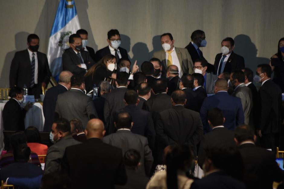 La sesión se detuvo debido a los conflictos entre los diputados. (Foto: Wilder López/Soy502)