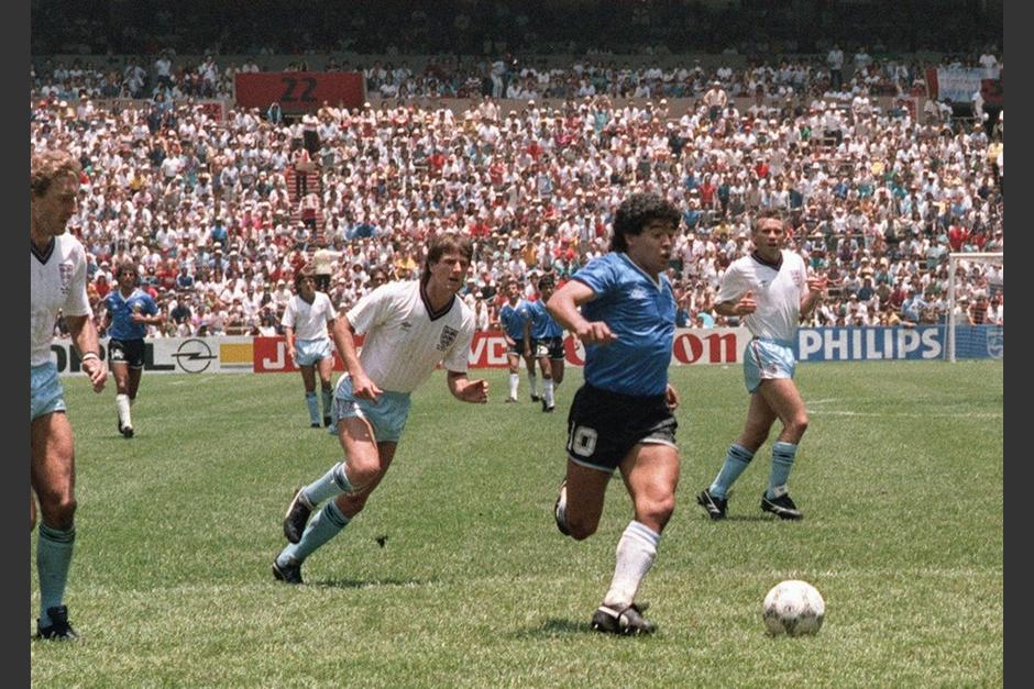 Peter Shilton, portero de Inglaterra en el Mundial de México 86, esperaba que algún día Maradona reconociera que hizo trampa en el gol que marcó con la mano. (Foto: AFP)