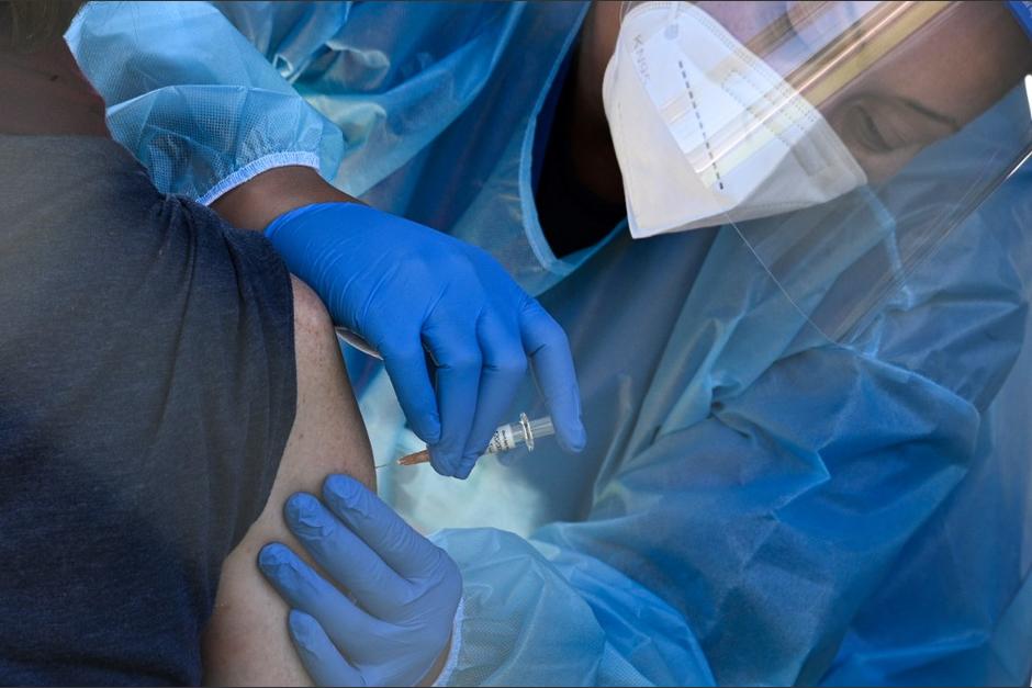 La vacuna estaría en Guatemala durante el primer semestre de 2021. (Foto: AFP)&nbsp;