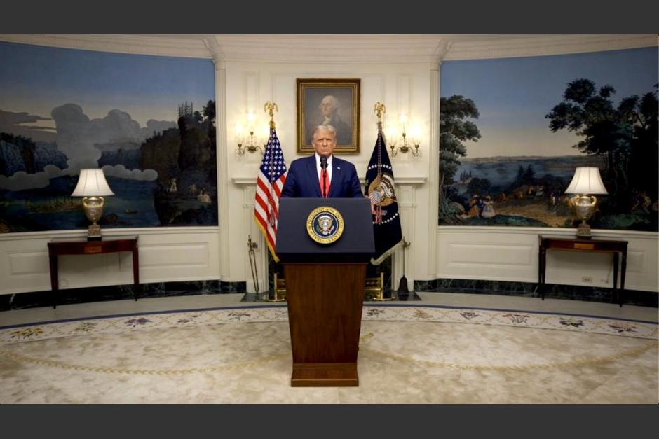 Trump fue llevado este viernes a un hospital para tratarse el Covid-19. (Foto: White House)