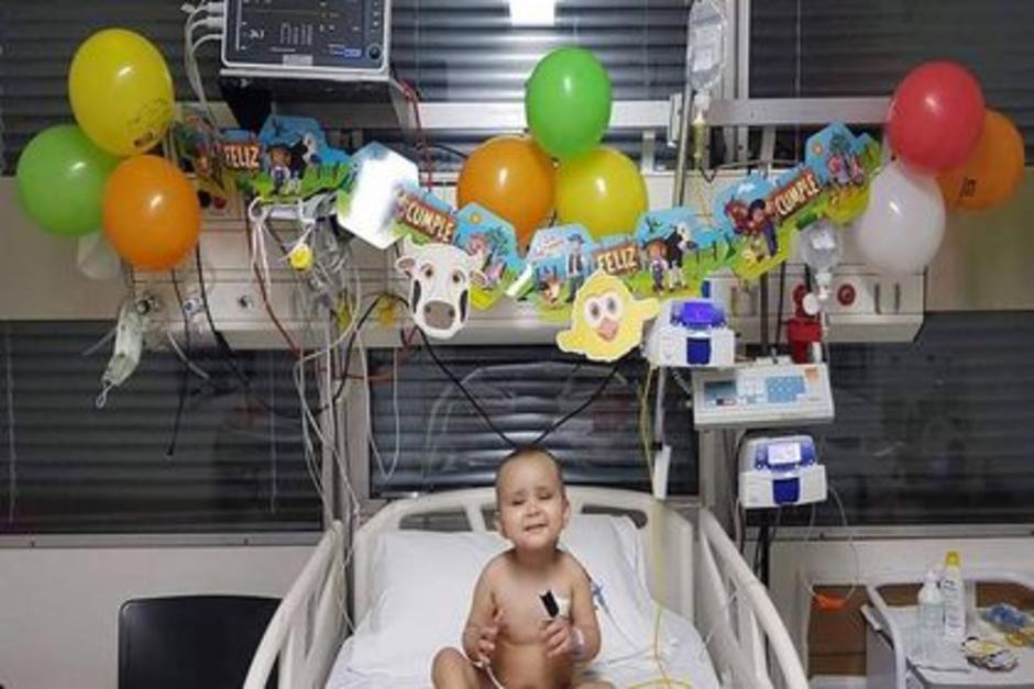 Con apenas dos años, el pequeño ha demostrado su fuerza y valentía. (Foto: Brian Alvarengo)