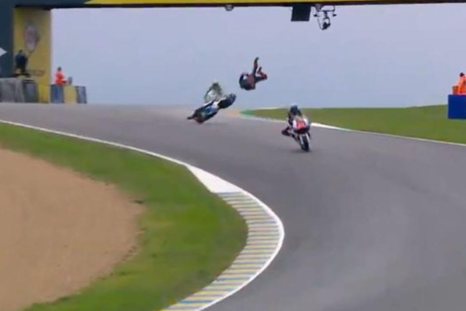 Luca Marini, hermano del legendario Valentino Rossi, sufrió un accidente en el Moto 2 de Francia. El momento quedó captado en video. (Foto: MotoGP)