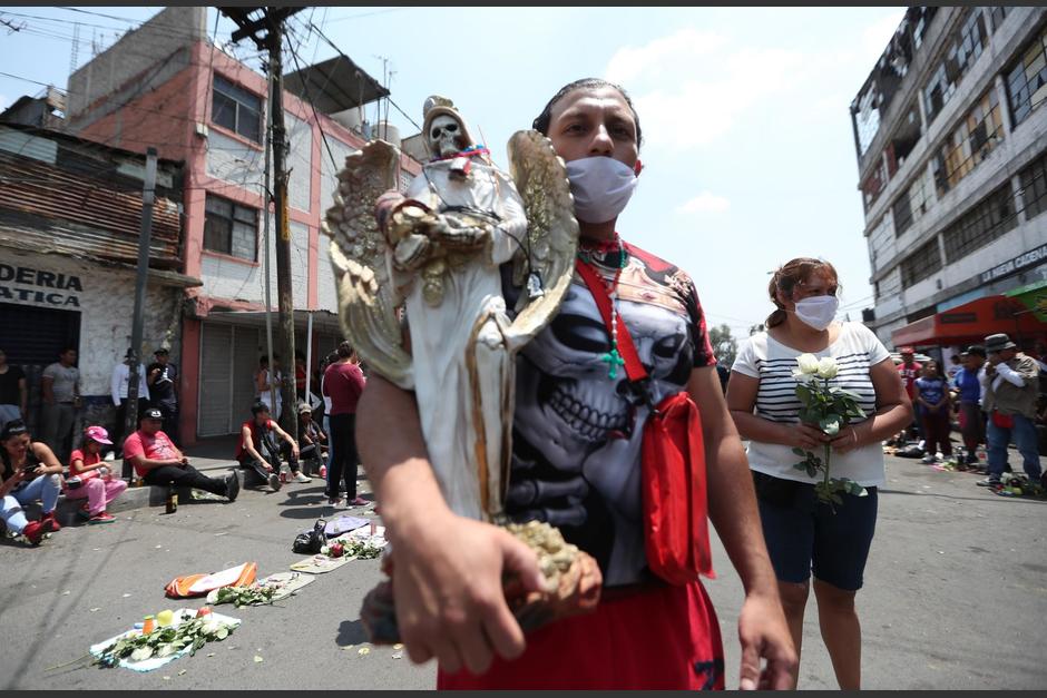 Los mexicanos piden un conjuro para que la pandemia termine. (Foto: Univision)&nbsp;
