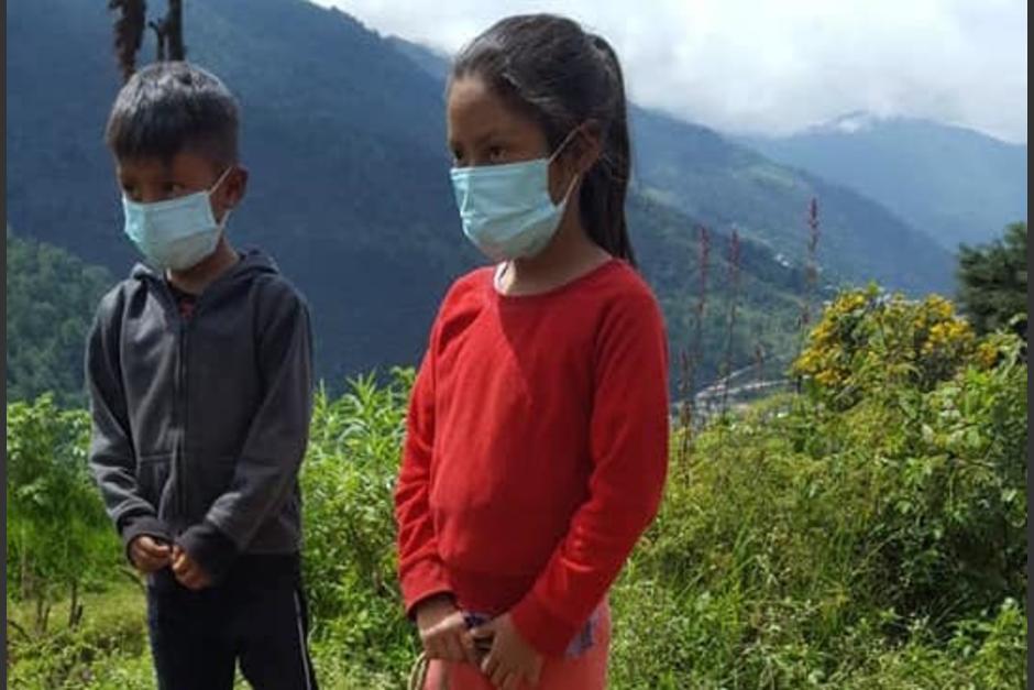 Los pequeños participaron en una jornada de vacunación contra la rabia y llevaron a su mascota. (Foto: Área de Salud Huehuetenango)