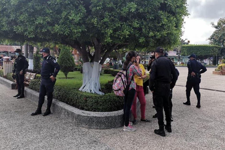 Una persona que conoci&oacute; en redes sociales, cit&oacute; a la adolescente en el parque (Foto: Muni Ayutla)