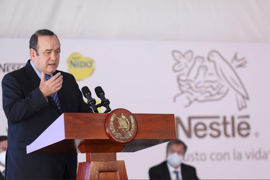 El presidente Alejandro Giammattei participó en la inauguración de un centro de distribución de la empresa privada Nestlé. (Foto: Presidencia)