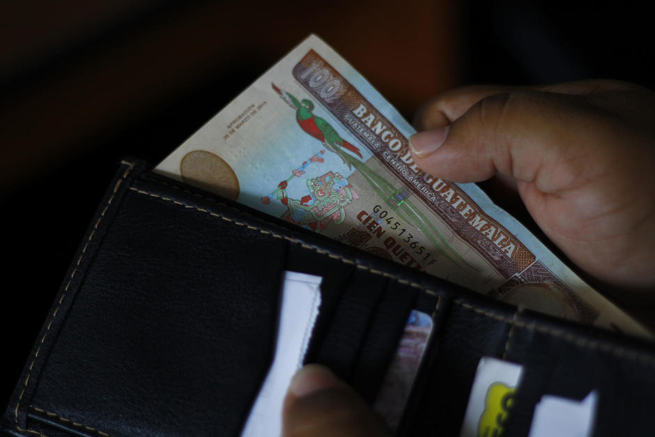 Los guatemaltecos mostraron su indignación en redes sociales por la supuesta pérdida de Q135 millones en la Dirección General de Caminos. (Foto: Archivo/Soy502)&nbsp;