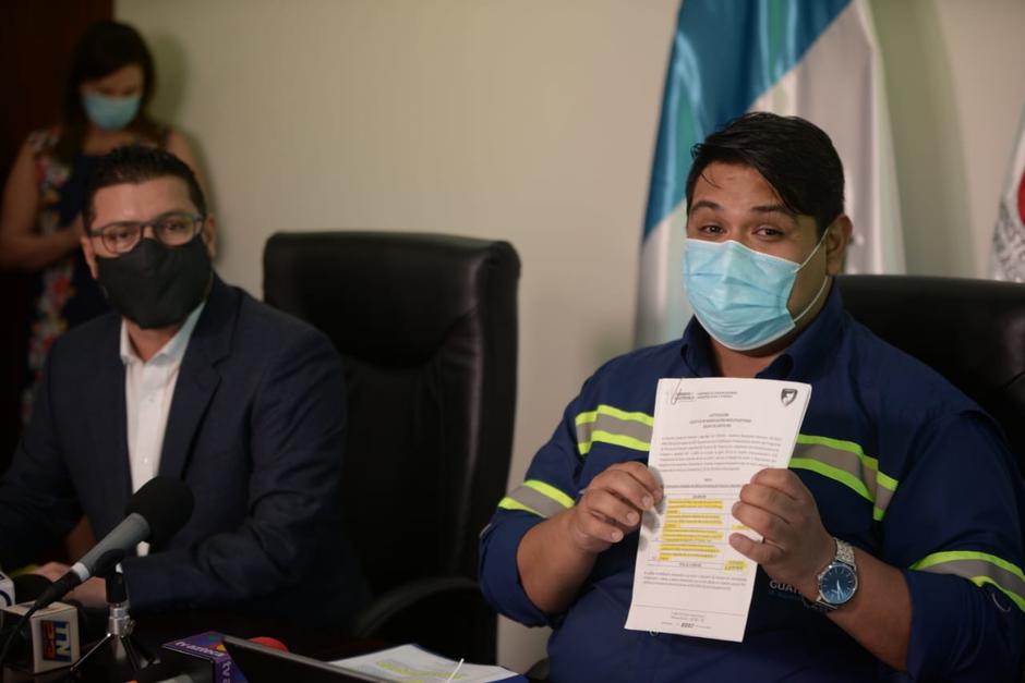 Autoridades del Ministerio de Comunicaciones tratan de aclarar hacia dónde fueron los Q135 millones sin destino. (Foto: Wilder López/Soy502)