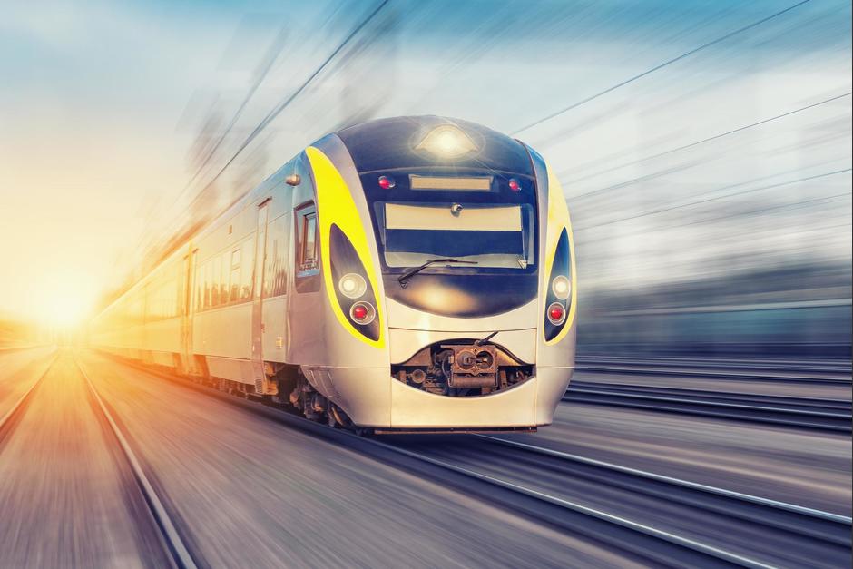 Desde que inici&oacute; el Gobierno de Alejandro Giammattei ha habido acercamientos con M&eacute;xico para que el Tren Maya pueda ingresar a Guatemala. (Foto: Shutterstock)