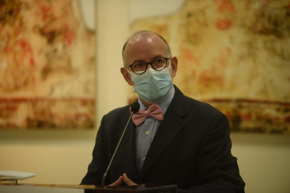 El director de la Coprecovid, Edwin Asturias, ofreció una conferencia de prensa. (Foto: Wilder López/Soy502)