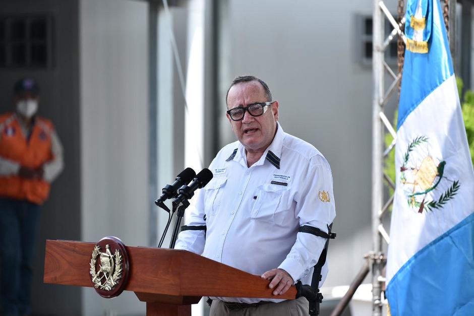 La Secretaría de Comunicación Social de la Presidencia explicó que Giammattei atendió actividades vinculadas con la tormenta "Nana". (Foto: Presidencia)
