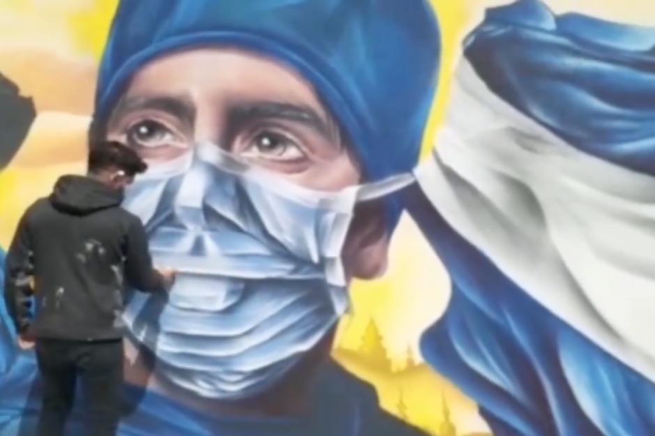 Vista de una parte del muro pintado por los hermanos Bez, artistas pl&aacute;sticos, de Honduras. (Foto: captura de pantalla)&nbsp;