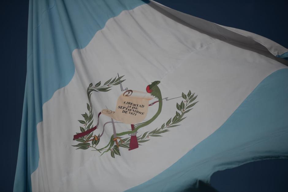 Durante un acto c&iacute;vico, un actor confundi&oacute; la Jura a la Bandera. (Foto: Wilder L&oacute;pez/Soy502)