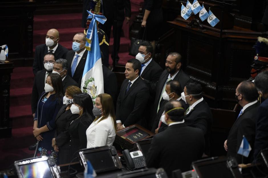 Varios diputados se quitaron la mascarilla durante la sesión solemne para conmemorar los 199 años de Independencia. (Foto: Archivo/Soy502)
