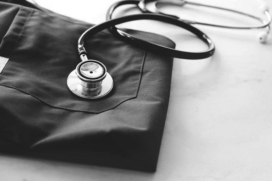 Rinden homenaje a los médicos de la Facultardde Ciencias Médicas de la Usac. (Foto: Pixels)