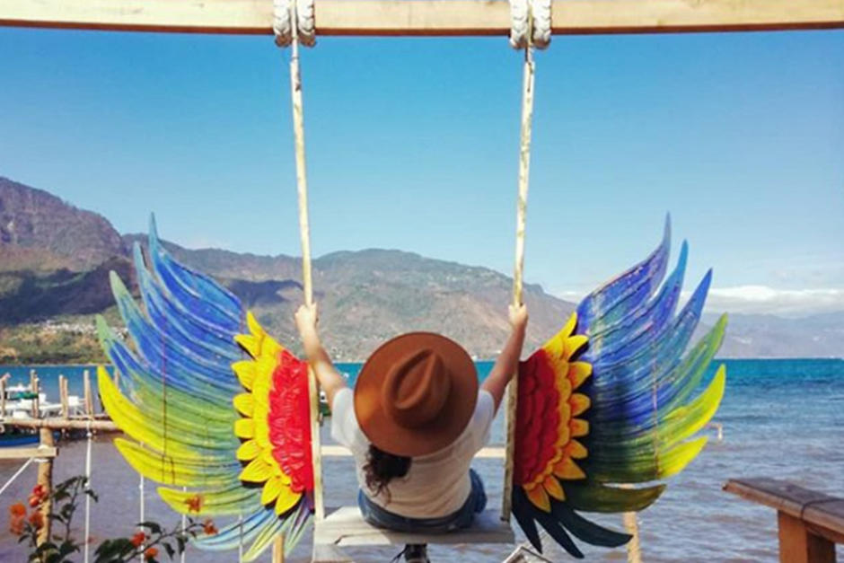 Estas alas de colores están ubicadas en Café la Cabaña, San Juan La Laguna (Fotografía: Instagram @alevi7)