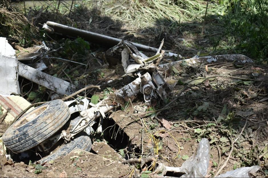 Cuatro personas fallecieron en el accidente de una supuesta narcoavioneta en Alta Verapaz. (Foto: Mindef)