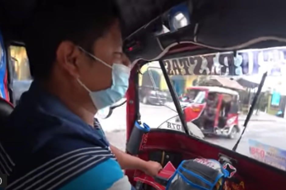Piloto de Tuc Tuc se vuelve viral por hablar en inglés con Youtuber de visita en Guatemala. (Foto:&nbsp;Cal Ford)