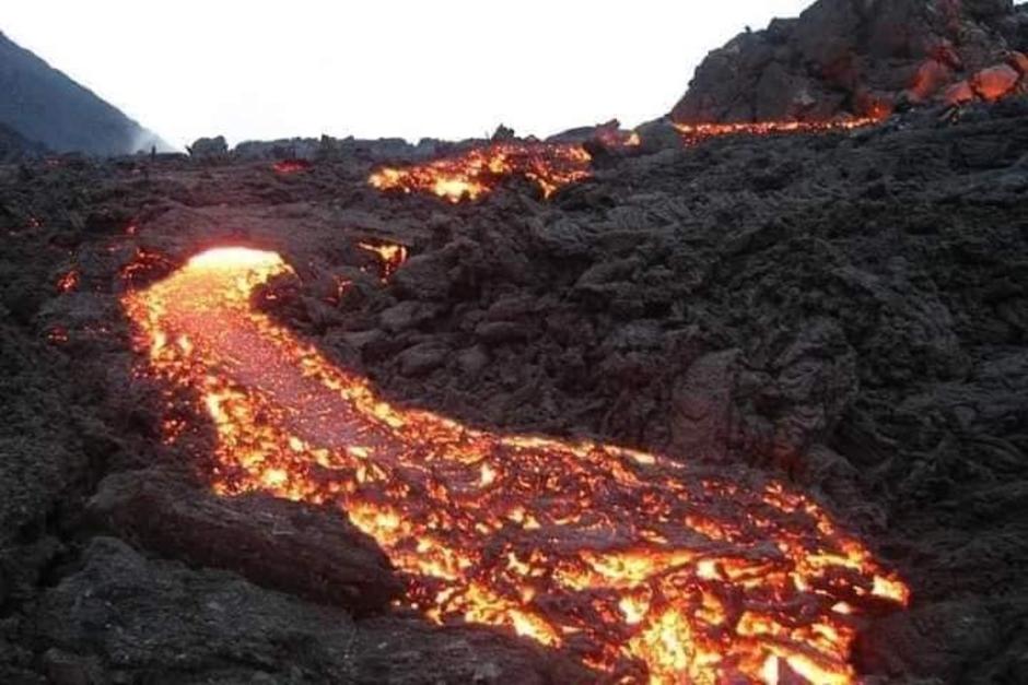 La lava del Volc&aacute;n de Pacaya amenaza a una aldea ubicada en la cercan&iacute;as del coloso. (Foto: Noticias La Democracia)