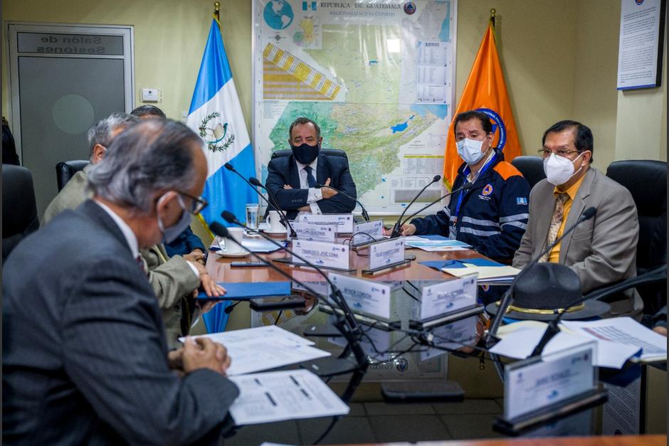 El presidente Alejandro Giammattei particip&oacute; en la reuni&oacute;n del Sinaprese para conocer los resultados de la Semana Santa. (Foto: Conred)